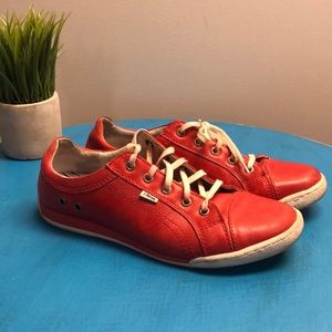 Josef Siebel red leather running shoes